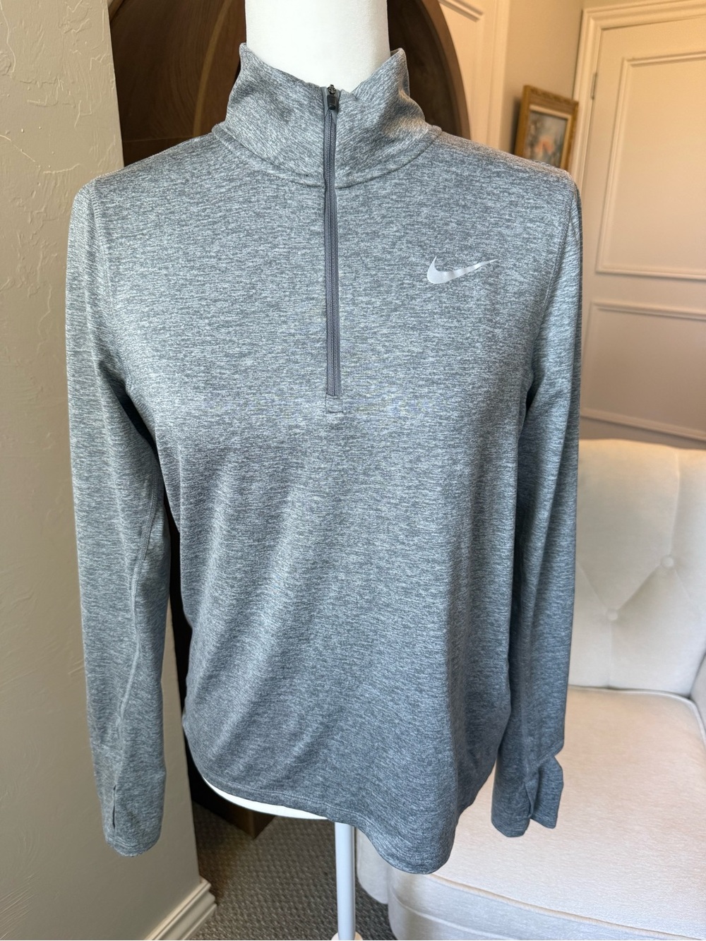 Nike Running Dri-FIT Quarter Zip Gray Thumbholes Pockets Size S